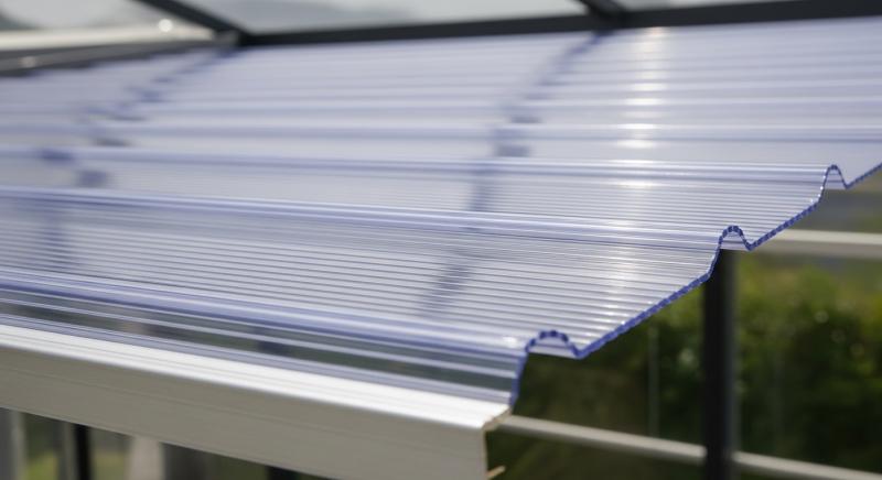 Coberturas em Policarbonato: O Guia Completo para Escolher a Ideal